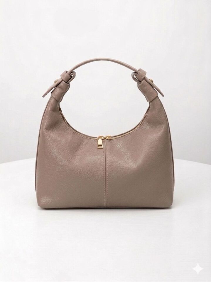 MV OVAL KULNU KEMERLİ ÇANTA